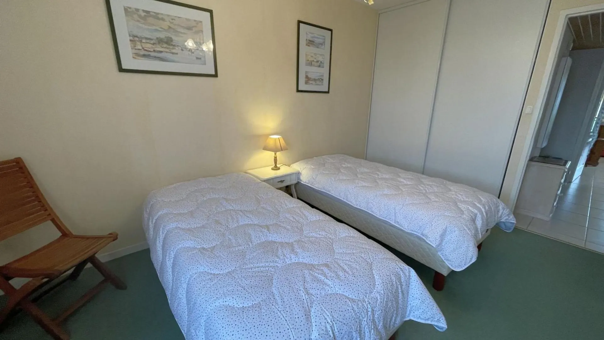 T3 A Sarzeau : Terrasse, Ascenseur, Parking, Internet - Fr-1-775-3 Lejlighed